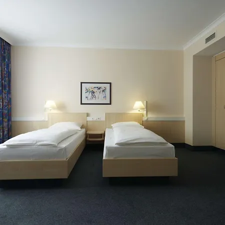 Intercityhotel 3*