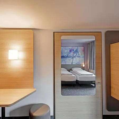 Intercityhotel Hotel 3*