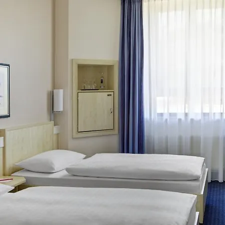 Intercityhotel 3*