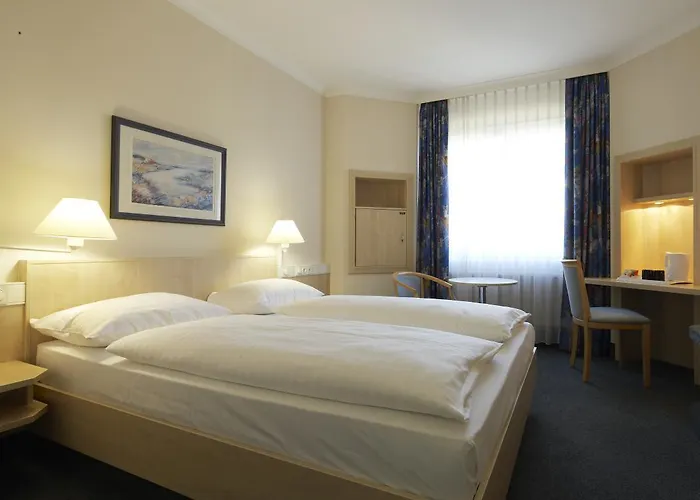 Intercityhotel Hotel 3*